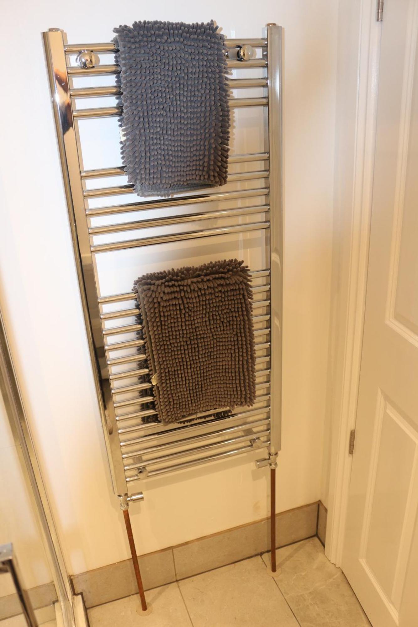 Self Contained, Double Bed Studio, Private Kitchen, Private Bath, Walking Distance To Harry Potter Watford  Bagian luar foto